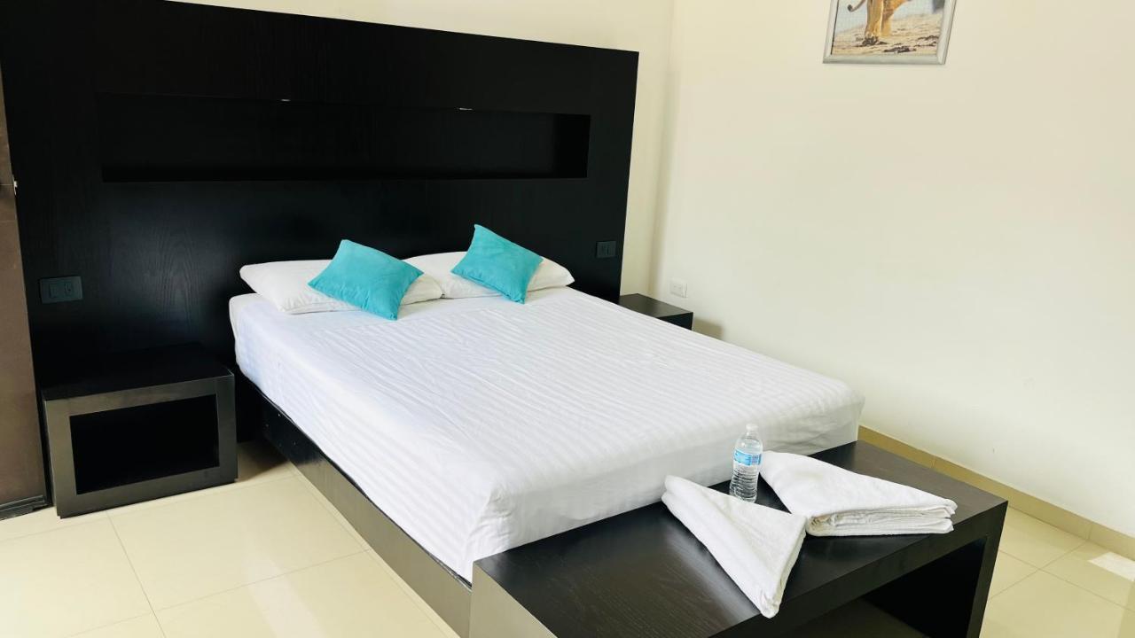 Hotel Villa Pralaya ヒウテペック エクステリア 写真