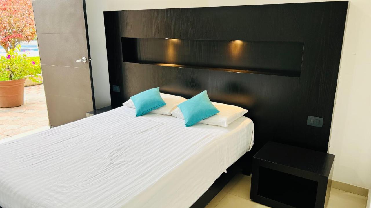 Hotel Villa Pralaya ヒウテペック エクステリア 写真