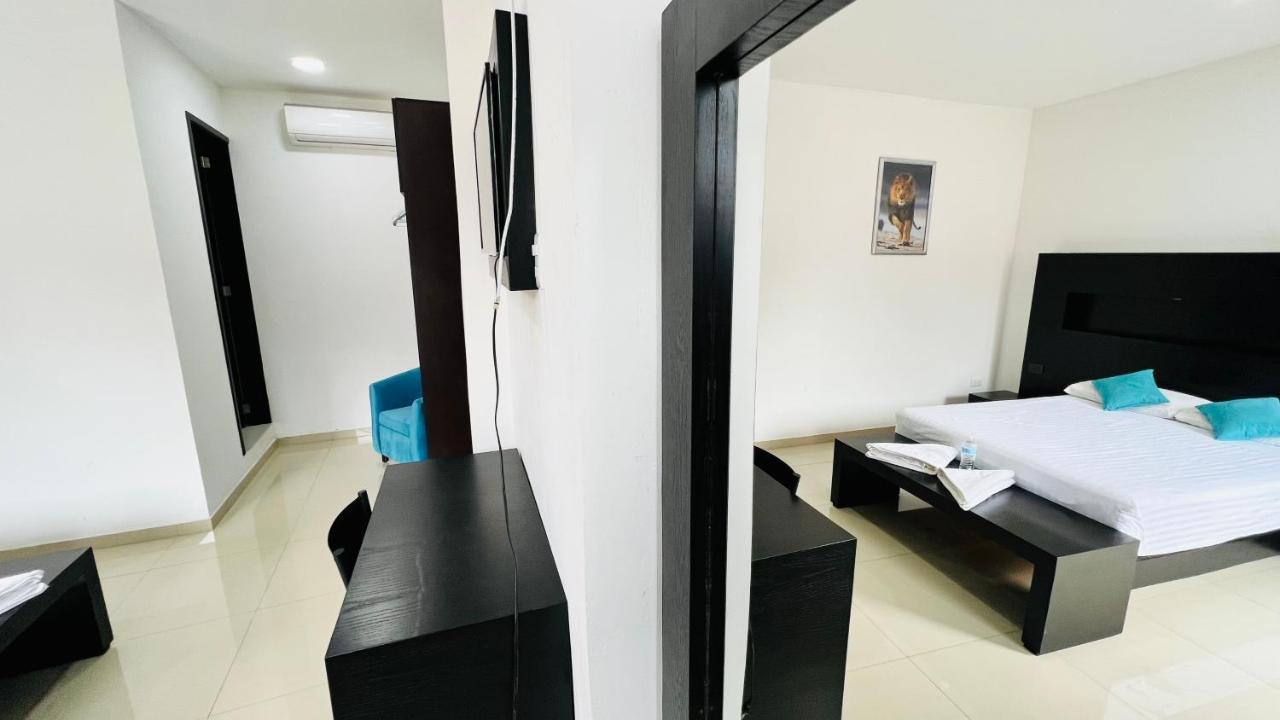 Hotel Villa Pralaya ヒウテペック エクステリア 写真