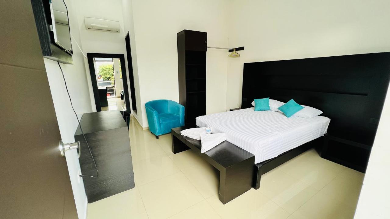 Hotel Villa Pralaya ヒウテペック エクステリア 写真