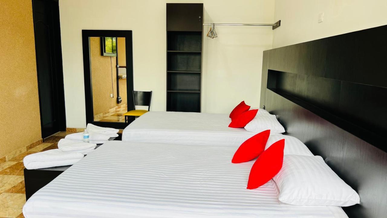 Hotel Villa Pralaya ヒウテペック エクステリア 写真