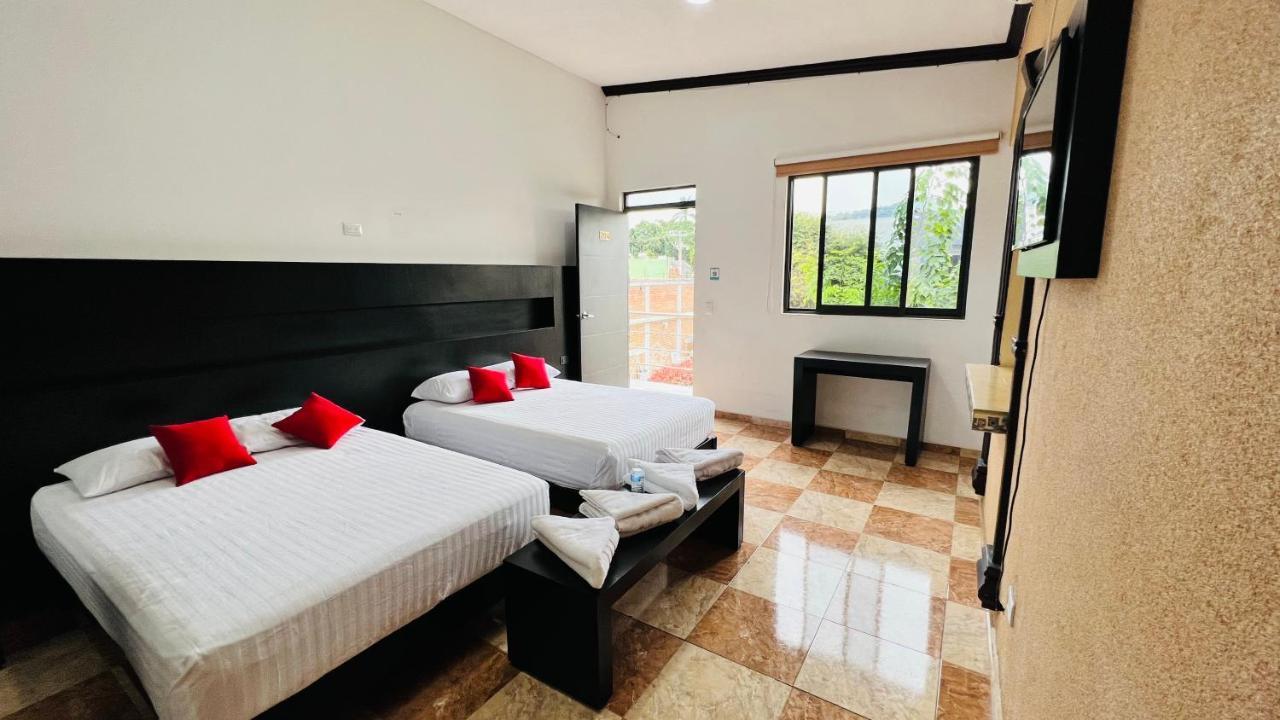 Hotel Villa Pralaya ヒウテペック エクステリア 写真