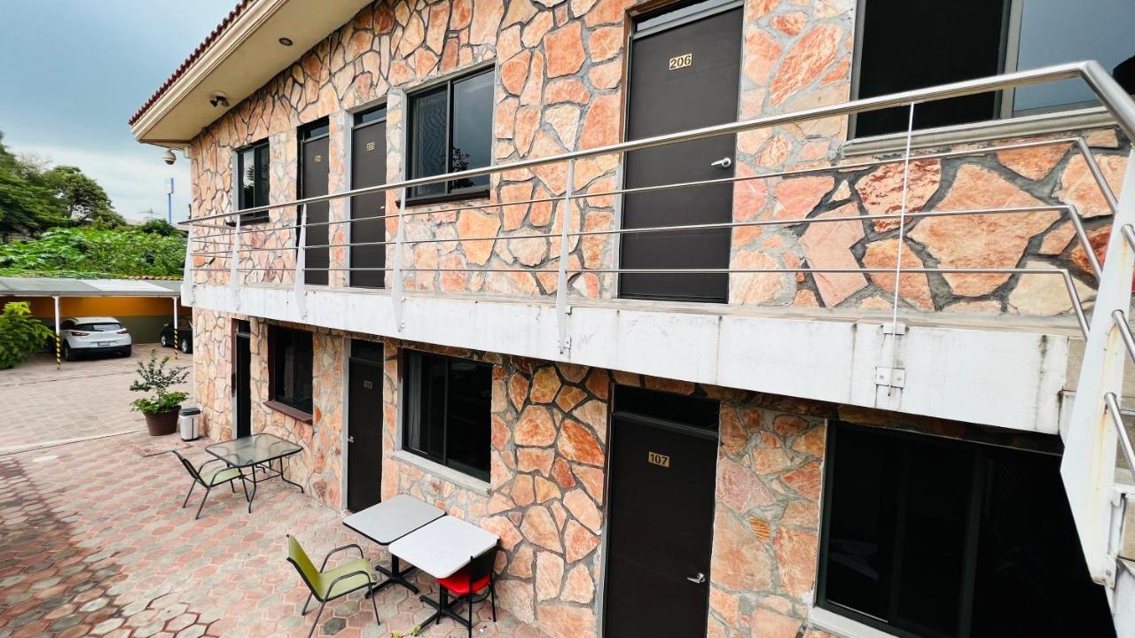 Hotel Villa Pralaya ヒウテペック エクステリア 写真