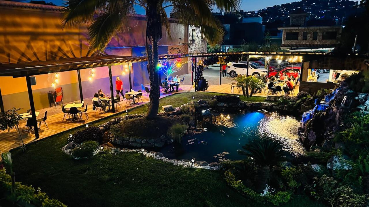 Hotel Villa Pralaya ヒウテペック エクステリア 写真