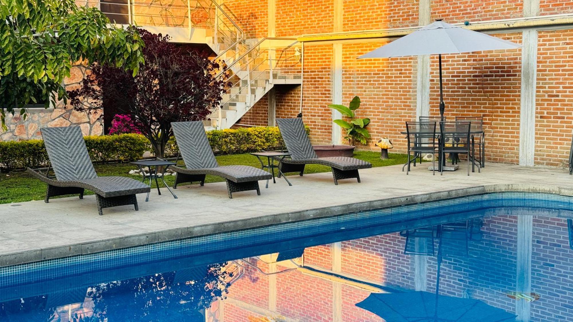 Hotel Villa Pralaya ヒウテペック エクステリア 写真