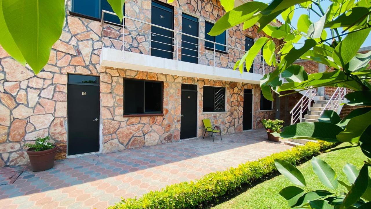 Hotel Villa Pralaya ヒウテペック エクステリア 写真